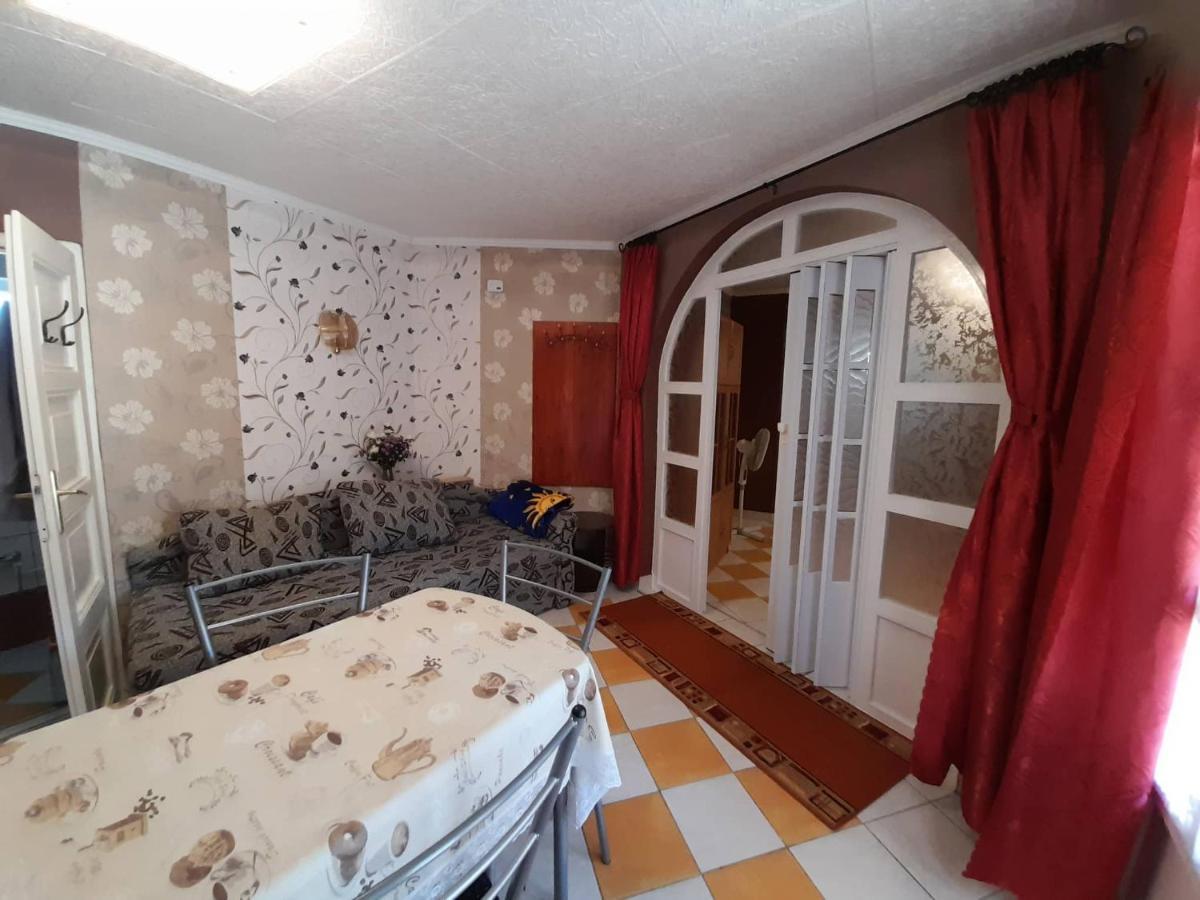 Gyoengyvirag Apartment Romhány 外观 照片